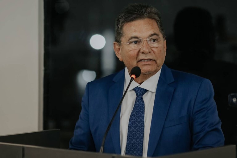 Adriano Galdino avalia eleições de 2026 e diz que Republicanos é o ‘fiel da balança’ na Paraíba