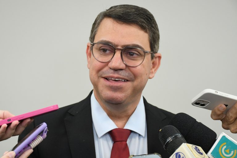 STF arquiva ação contra Dinho Dowsley e mantém presidência da Câmara de João Pessoa