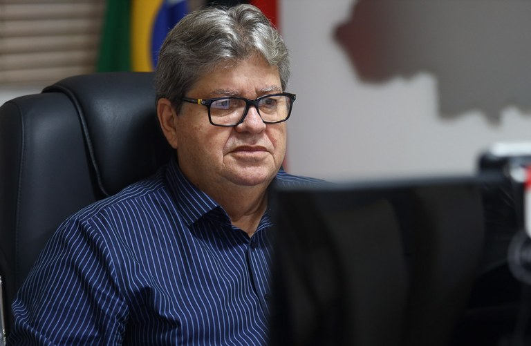 João Azevêdo trata de projeto do radiotelescópio e investimentos na tecnologia para Paraíba