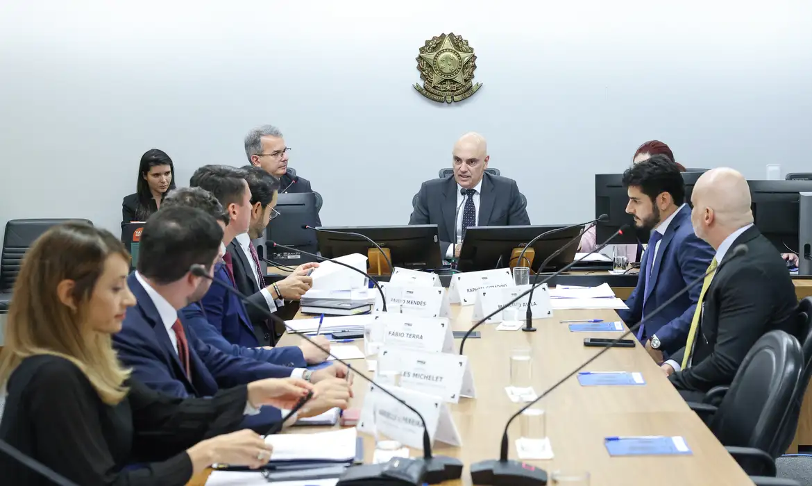 Audiência no STF termina sem acordo e Alexandre de Moraes terá que decidir sobre IOF