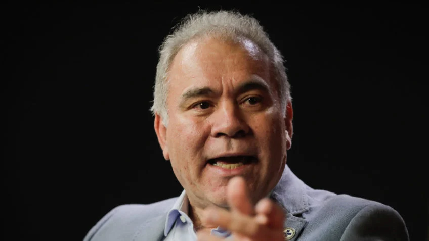 Queiroga admite ceder candidatura e escancara portas do PL para Efraim Filho
