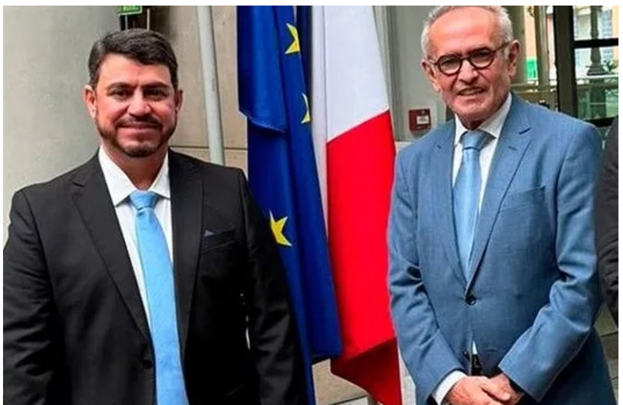 João Pessoa tem um novo prefeito Mais uma vez: Dinho assume Prefeitura de João Pessoa