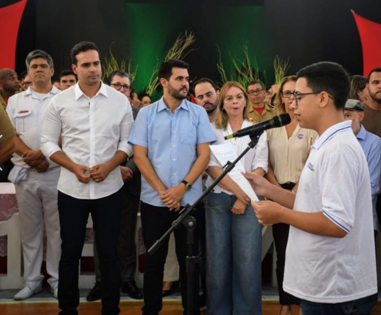 Lucas Ribeiro entrega kits escolares em Campina e reforma de escola em Massaranduba